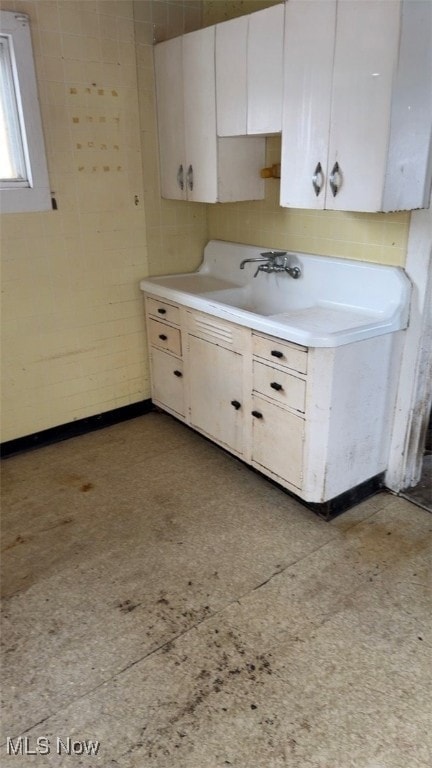 828 E 216th St, Cleveland, OH 44119 - photo 4