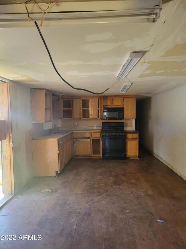 5002 W Bethany Home Rd unit 42, Glendale, AZ 85301 - photo 4