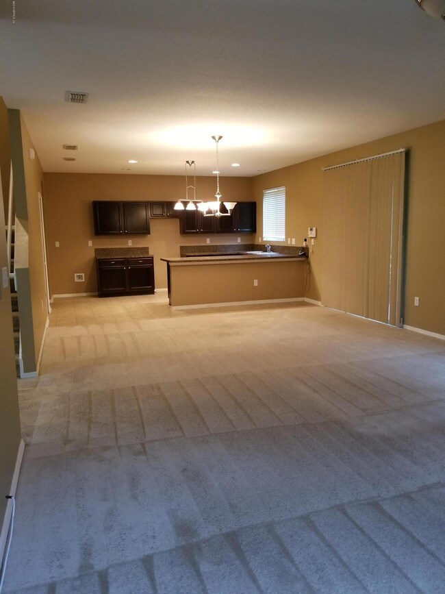 11739 Silver Hill Dr, Jacksonville, FL 32218 - photo 4