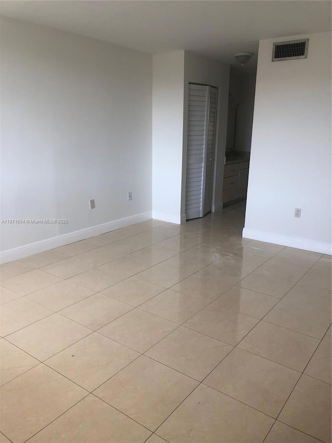 8100 Byron Ave unit 509, Miami Beach, FL 33141 - photo 6