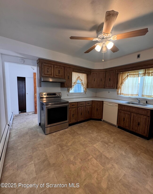 1349 Dartmouth St, Scranton, PA 18504 - photo 7