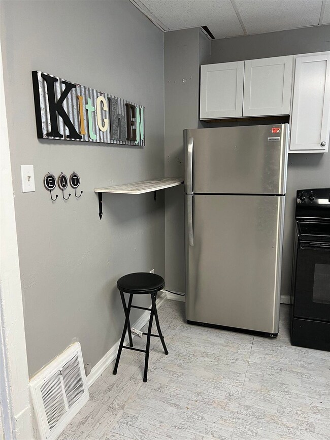 128 Wagner Ave, Elkhart, IN 46516 - photo 4