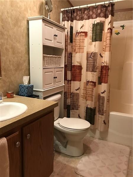Full Bathroom