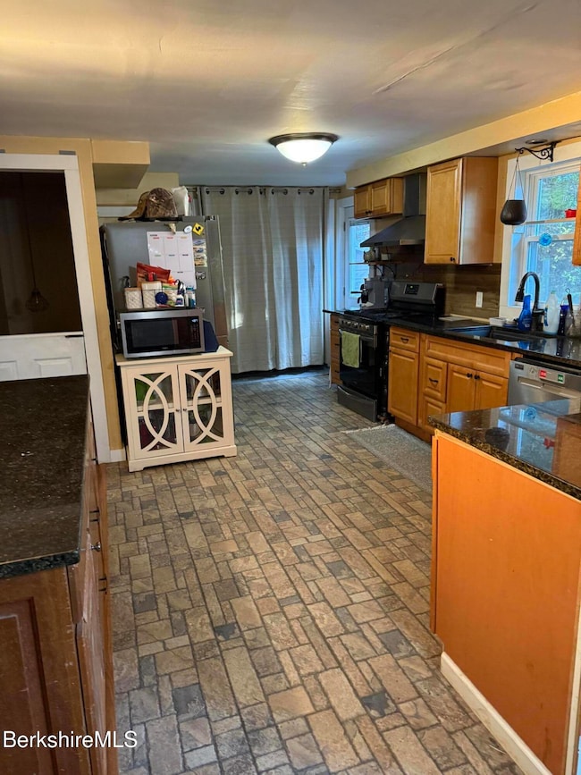 194 Canaan Southfield Rd, Southfield, MA 01259 - photo 2