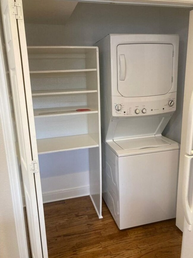 507 W Park St, Fredericksburg, TX 78624 - photo 6