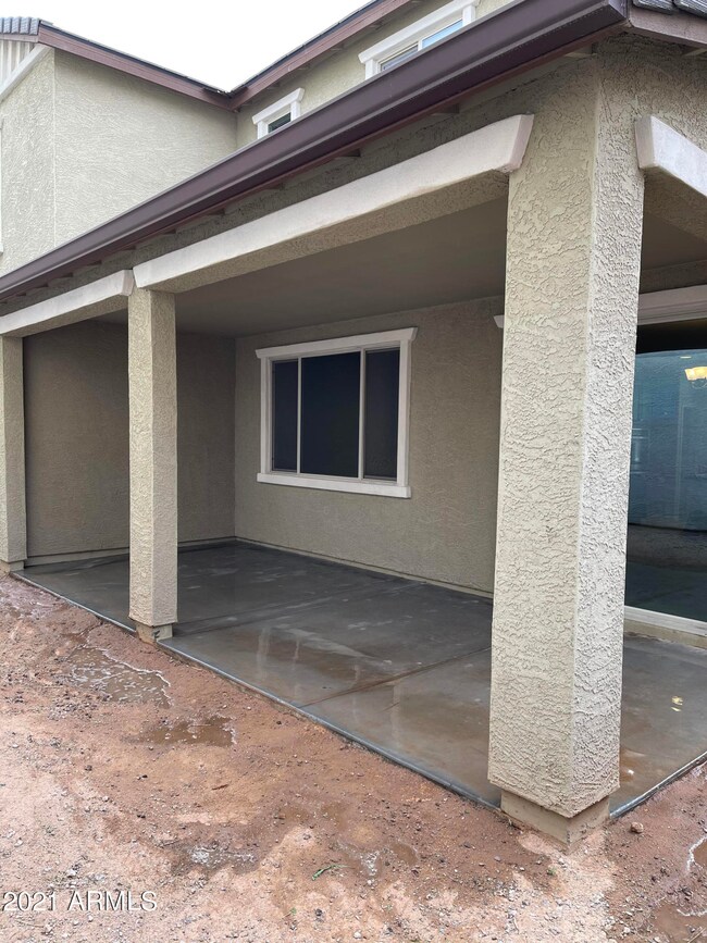 Full covered patio