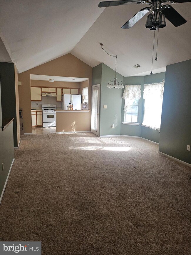 208 Whisper Ct unit 208, Burlington, NJ 08016 - photo 4