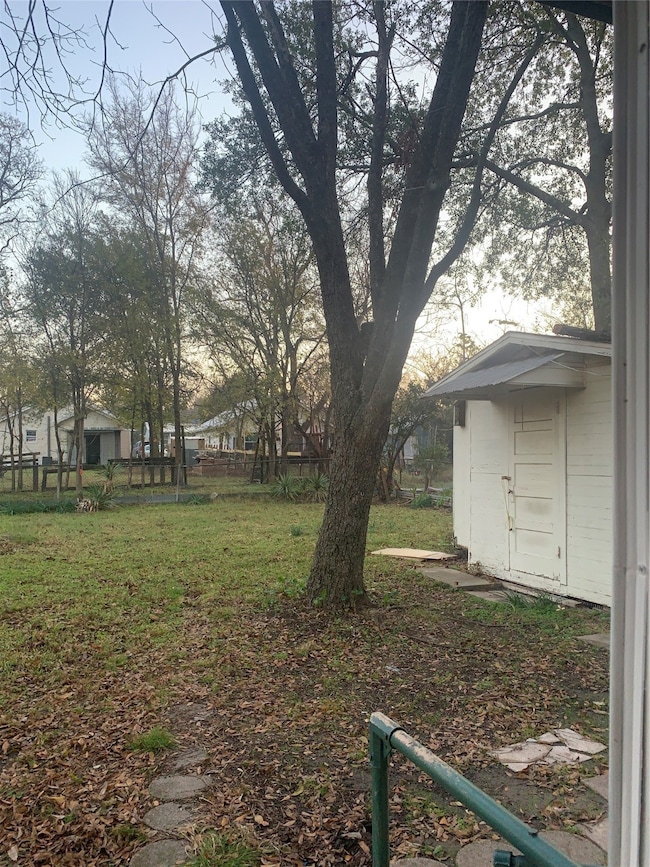 706 N Park Ave, Terrell, TX 75160 - photo 3