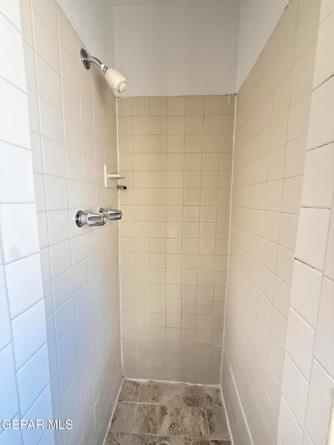 2825 Grant unit 13, El Paso, TX 79930 - photo 6