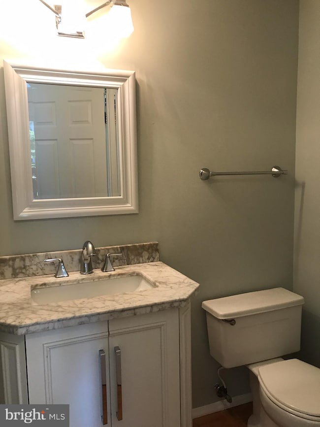 6822 Montivideo Square Ct, Falls Church, VA 22043 - photo 3