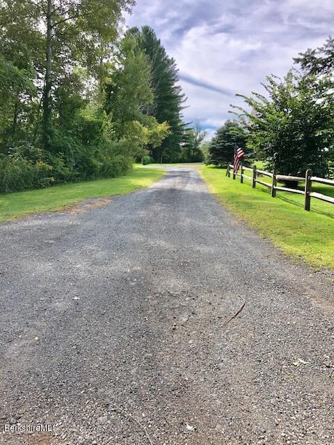 driveway to private acreage