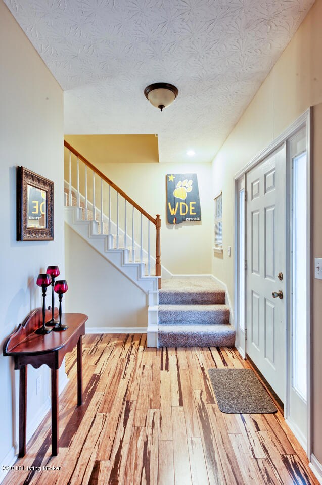 8908 Adams Run Ct, Louisville, KY 40228 - photo 2