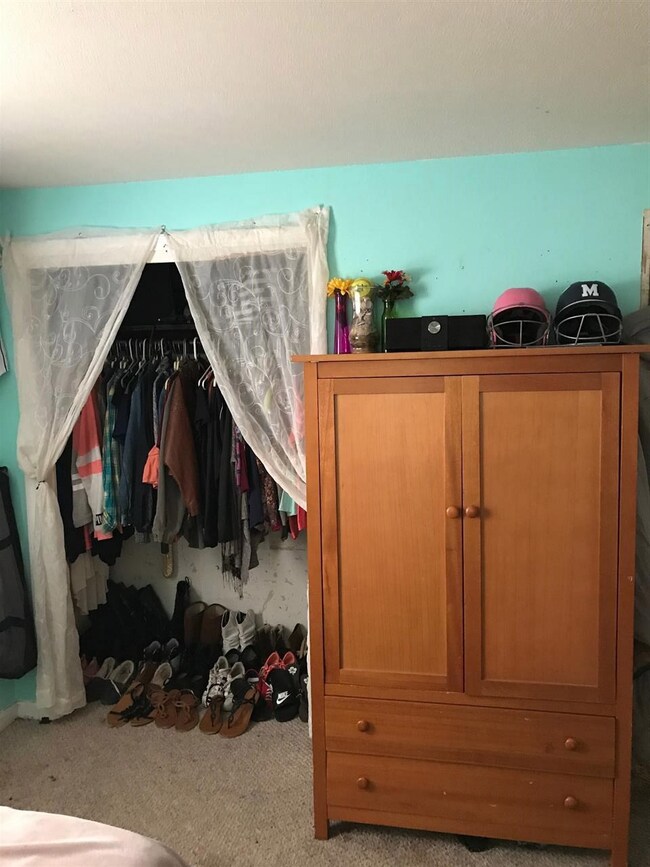 23 Oakwood Cir, Milford, NH 03055 - photo 7