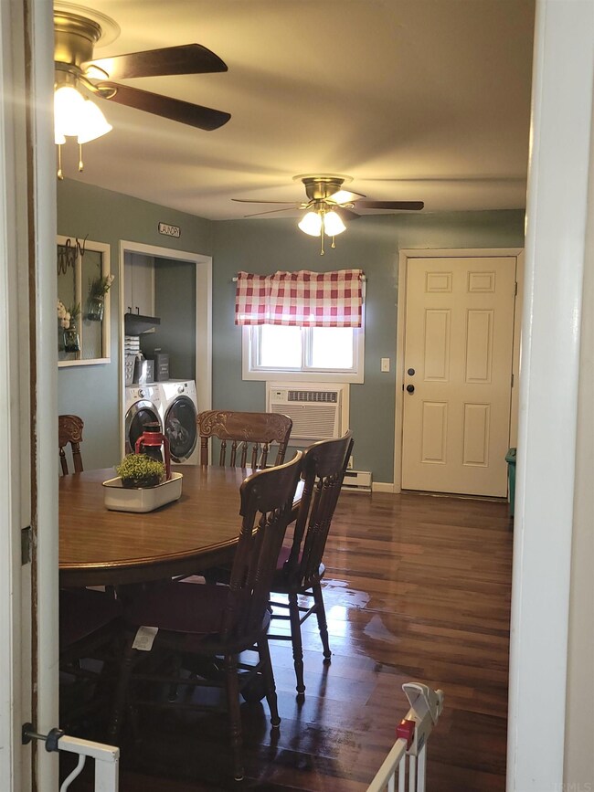 320 W Spring St, Bluffton, IN 46714 - photo 5