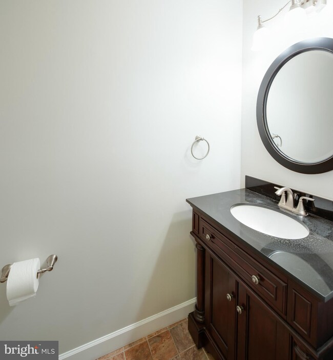 10220 Faire Commons Ct, Burke, VA 22015 - photo 7