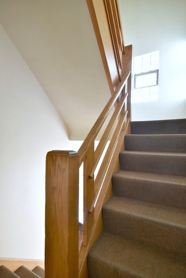 2334 N 72nd Ct unit 2W, Elmwood Park, IL 60707 - photo 5