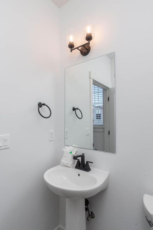 2527 NE Purcell Blvd_0025 copy