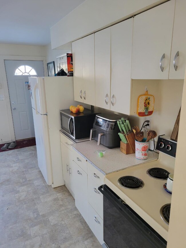 214 N Tomahawk Ave, Tomahawk, WI 54487 - photo 3