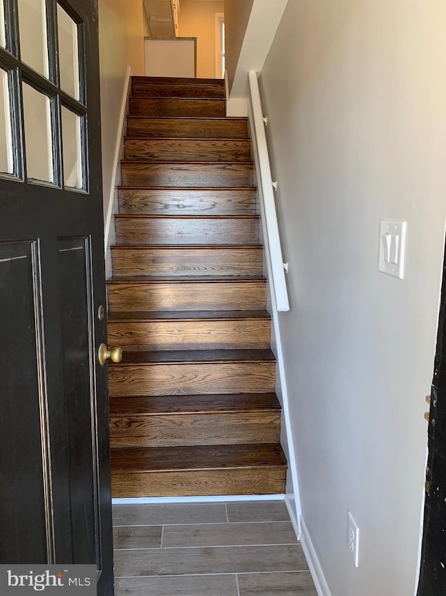 316 Harry St unit SECOND FLOOR, Conshohocken, PA 19428 - photo 3