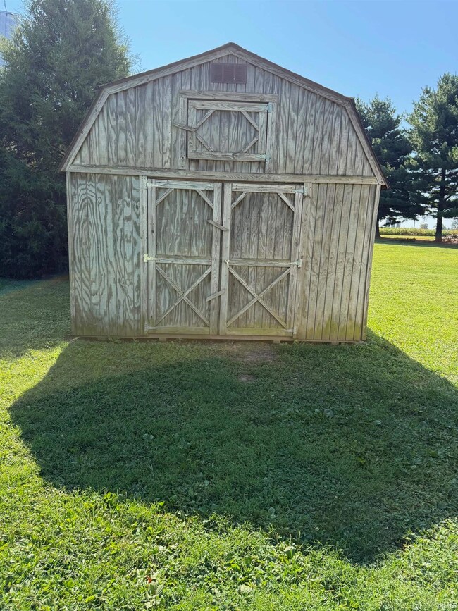 6 S Schroeder St, Edwardsport, IN 47528 - photo 5