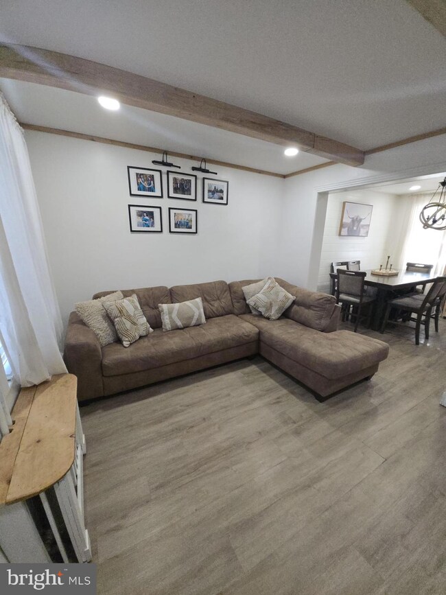 1652 N 10th St, Reading, PA 19604 - photo 2