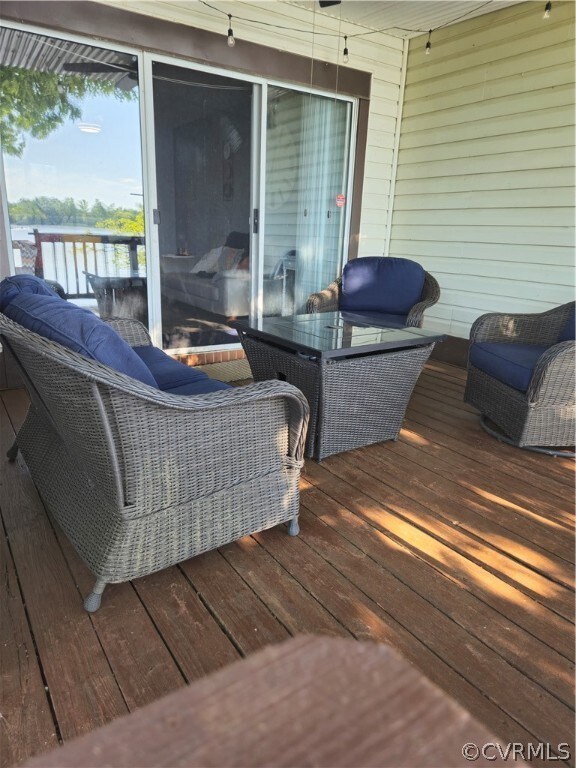 102 Lynnhaven Ct, Colonial Beach, VA 22443 - photo 4