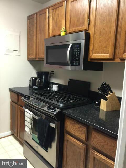 3800 Lyndhurst Dr unit 201, Fairfax, VA 22031 - photo 2