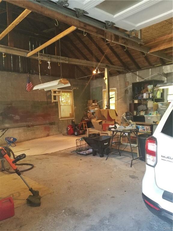 4 bay garage/workshop!