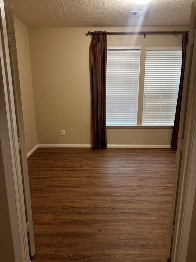 29735 Legends Green Dr, Spring, TX 77386 - photo 6