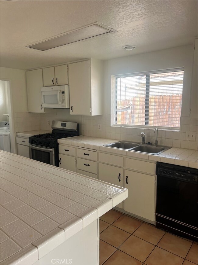 34260 Linda Way, Cathedral City, CA 92234 - photo 7