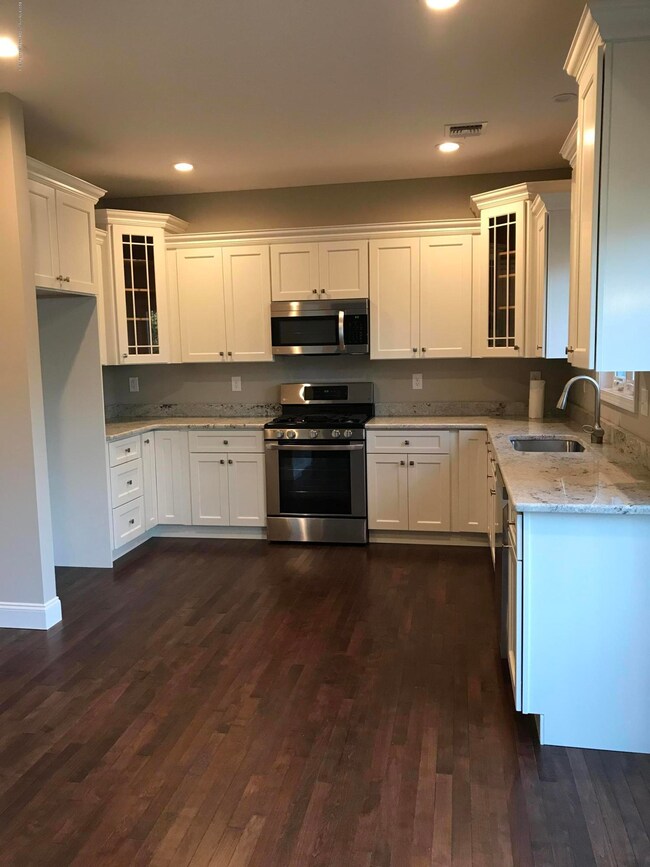 646 Center Ave, North Middletown, NJ 07748 - photo 3