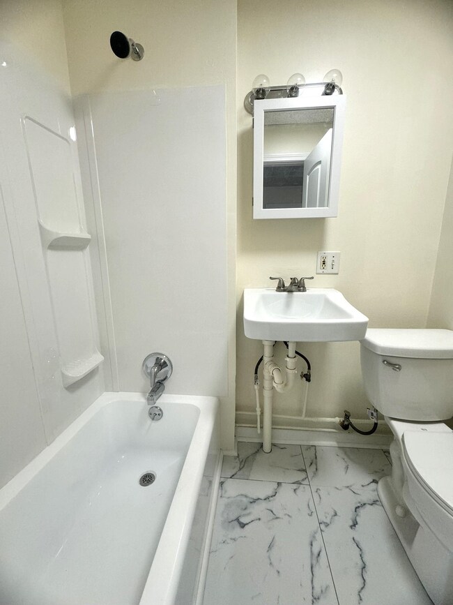 4 Central St unit 2nd Floor, Derry, NH 03038 - photo 5