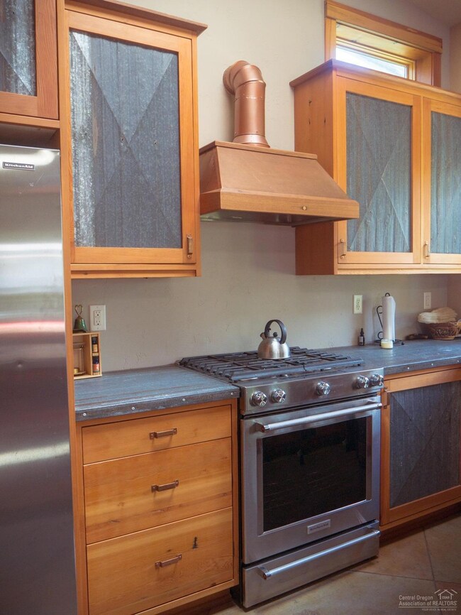 1622 NW Fresno Ave, Bend, OR 97703 - photo 7