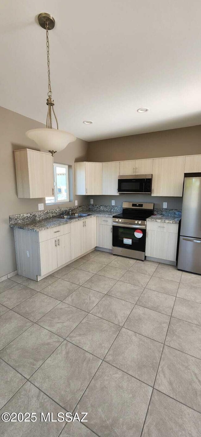 237 E 25th St unit 2, Tucson, AZ 85713 - photo 4