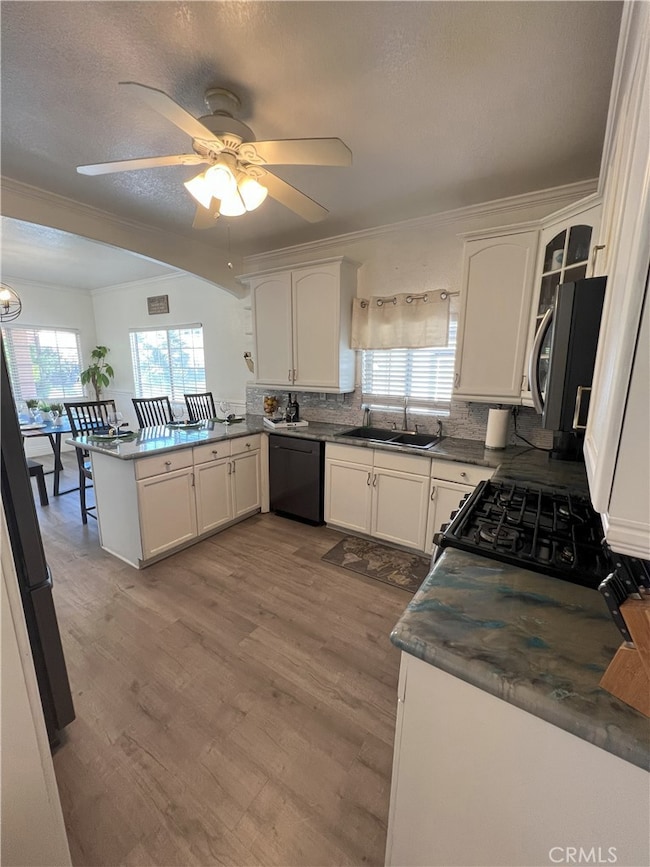 657 W 1st St, San Pedro, CA 90731 - photo 4