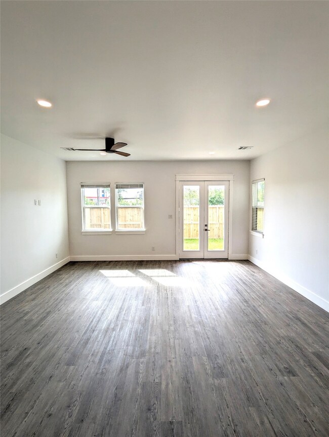 4911 Fisk St, Houston, TX 77009 - photo 4