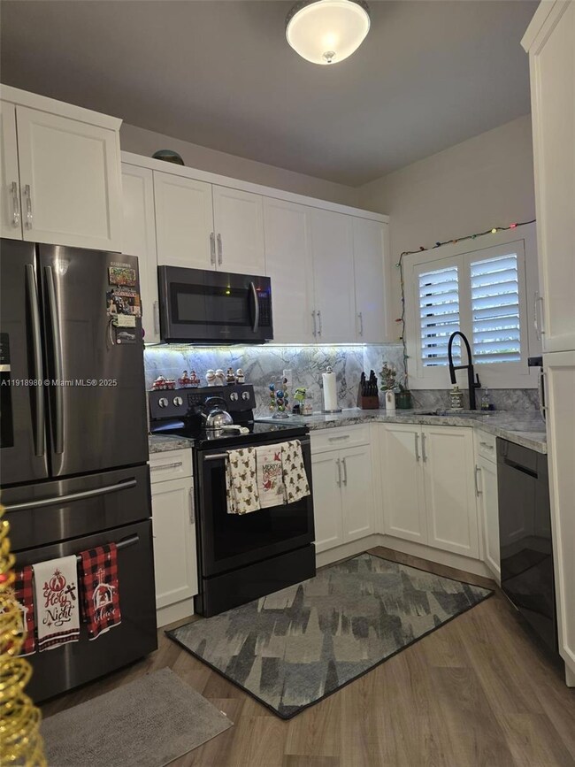 15529 N Miami Lakeway unit 104, Miami Lakes, FL 33014 - photo 6