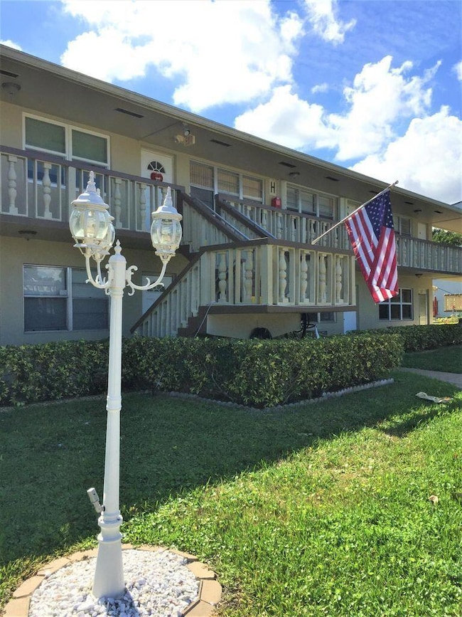 189 Salisbury H, West Palm Beach, FL 33417 - photo 2