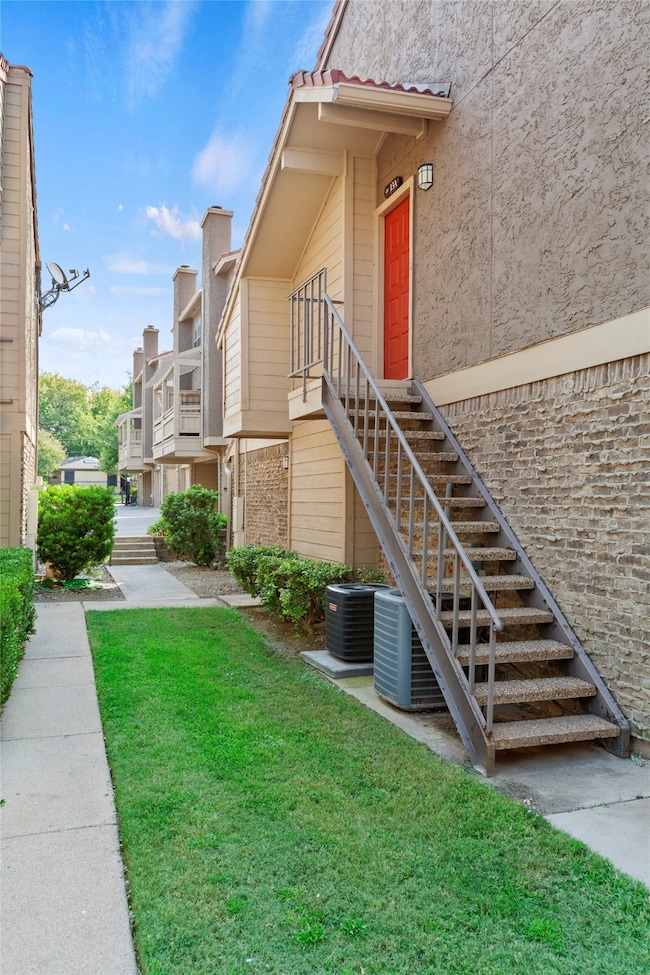 5200 Martel Ave unit 13A, Dallas, TX 75206 - photo 3