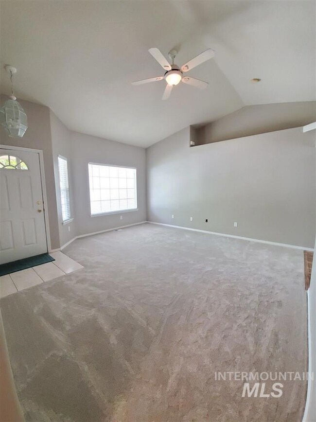 910 W Edwards Ave, Nampa, ID 83686 - photo 4