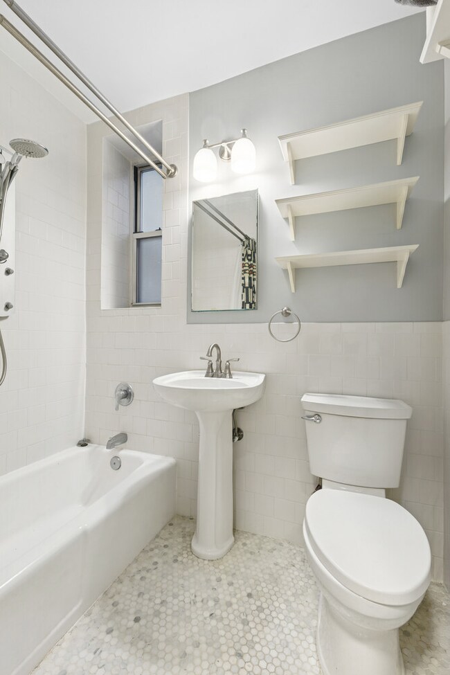 320 W 84th St unit 4B, New York, NY 10024 - photo 4