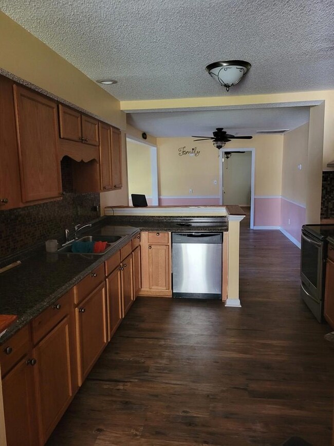 368 Palmer St SW, Pelham, GA 31779 - photo 3