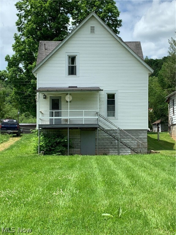 212 Cheuvront Ave, West Union, WV 26456 - photo 2