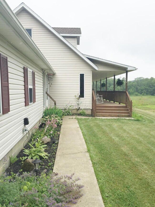 35721 Scout Rd, Logan, OH 43138 - photo 4