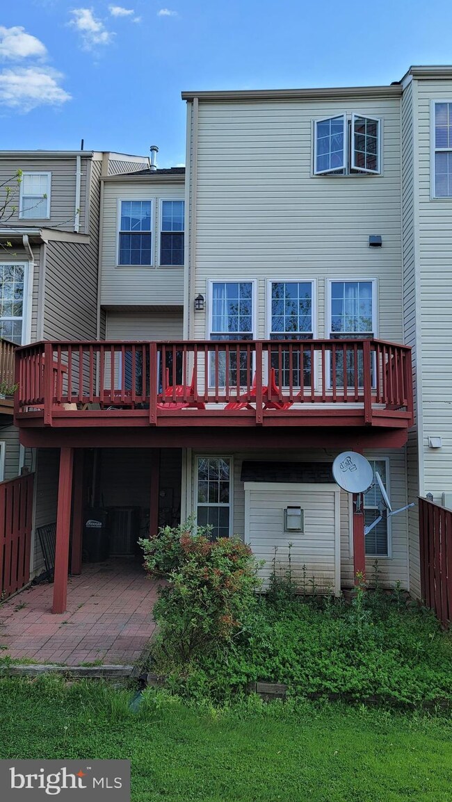 2558 Chase Wellesley Dr, Herndon, VA 20171 - photo 3