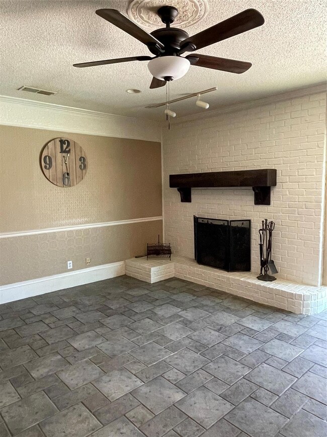 1924 Live Oak Cir, Azle, TX 76020 - photo 7