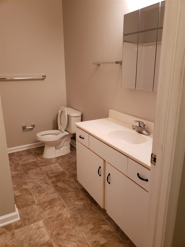 1129 Robin Hood Ct unit 301, Harrisonburg, VA 22801 - photo 3