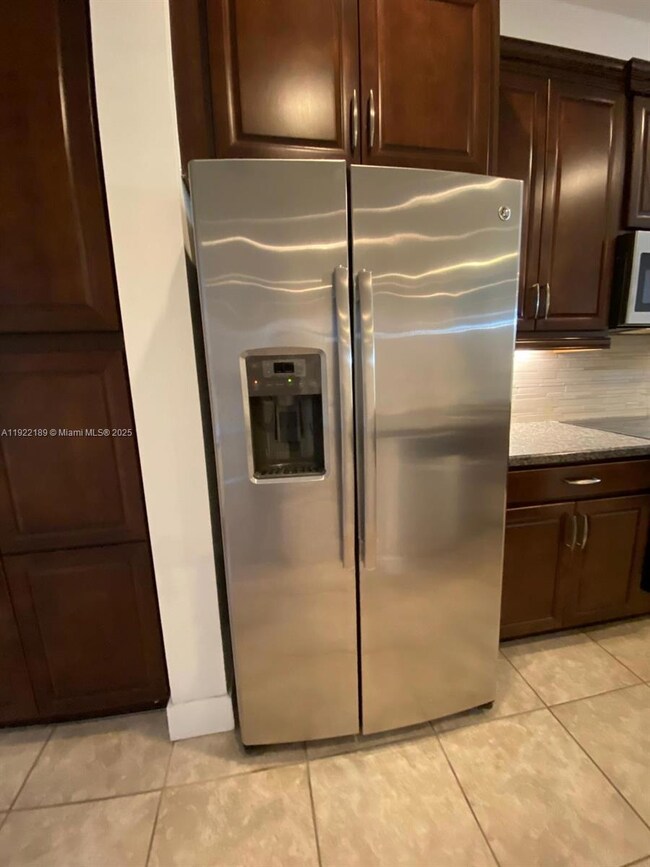 9823 W 34th Ln unit 9823, Hialeah, FL 33018 - photo 6