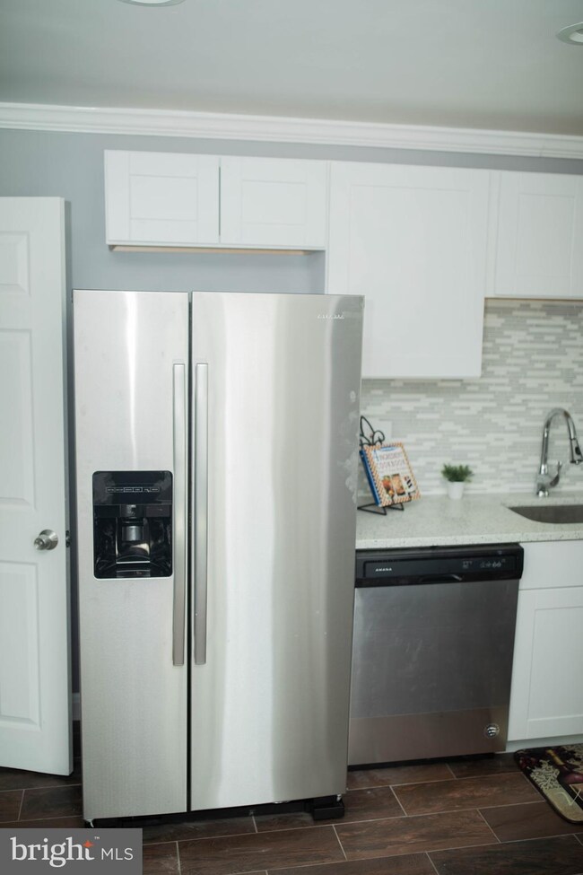 5401 Leith Rd, Baltimore, MD 21239 - photo 4