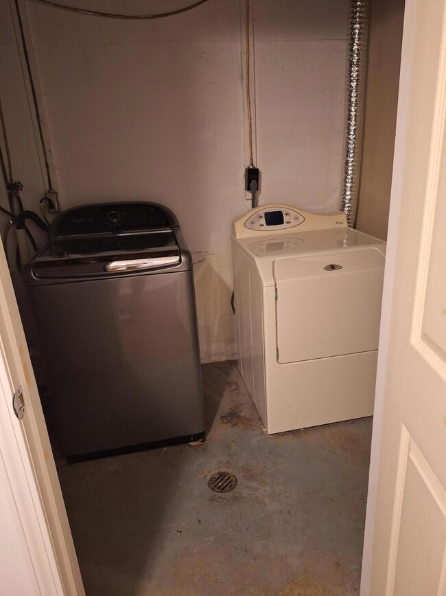 3704 McGuffey Rd, Columbus, OH 43224 - photo 3